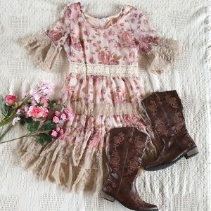 Rose & lace floral prairie dress